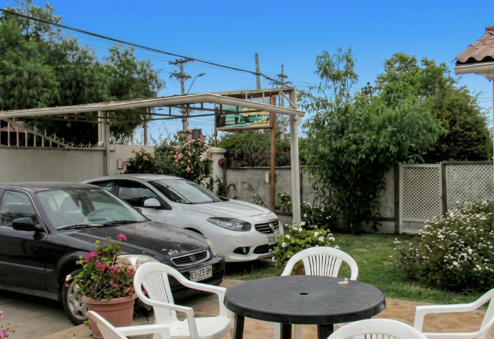 Vista exterior con piscina